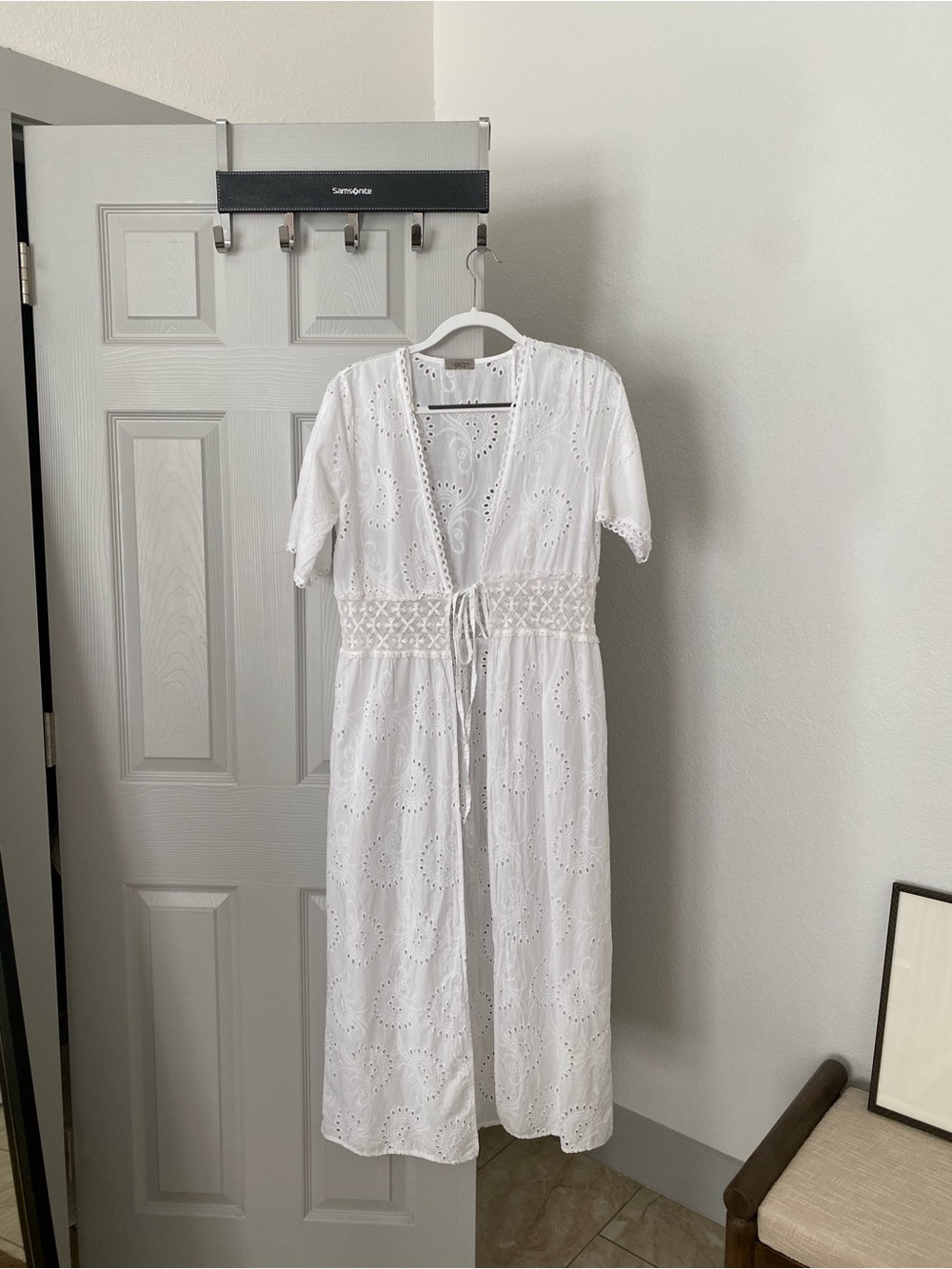 White Italian cover-up